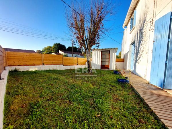 RARE SUR BREUILLET - APPARTEMENT EN REZ DE JARDIN - AVEC JARDIN PRIVATIF