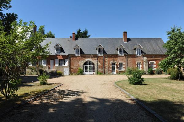 Belle demeure Renaissance de 475m2 à proximité d'Orléans