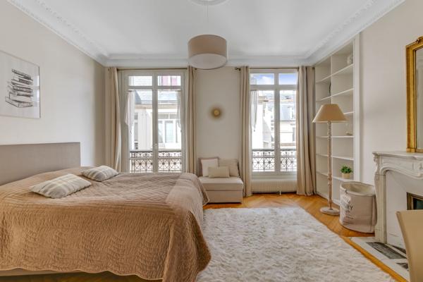 Vente Appartement108 m² - 4 Pièces - PARIS (75008)