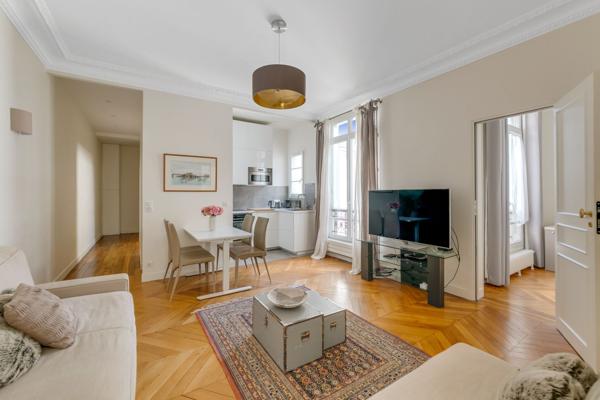 Vente Appartement108 m² - 4 Pièces - PARIS (75008)