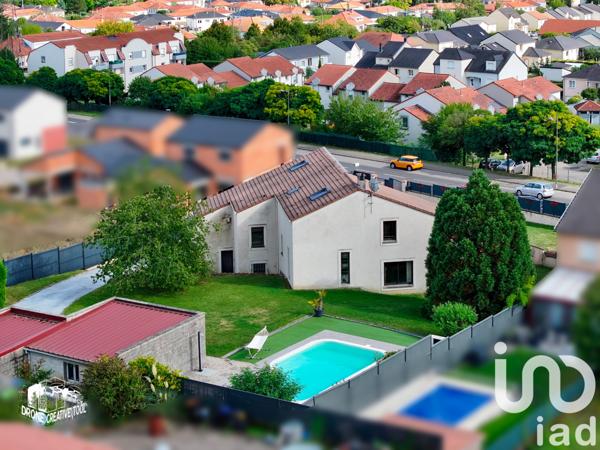 Maison à vendre 7 pièces 218 m² Vitry-sur-Orne