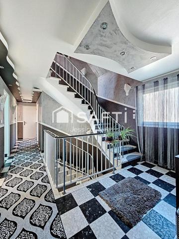 Grande maison individuelle avec fort potentiel