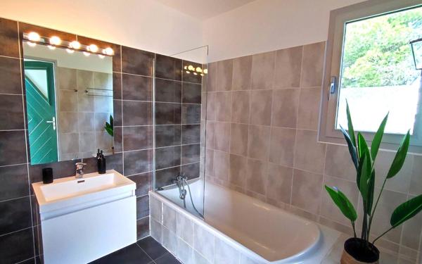 Maison à vendre    2 pièces •  La Palme