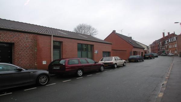 À LOUER ! Local professionnel ou commercial de 120 m² avec terrasse, parking et nombreux atouts
