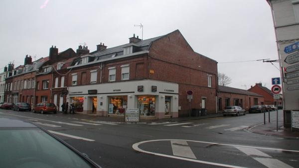 À LOUER ! Local professionnel ou commercial de 120 m² avec terrasse, parking et nombreux atouts
