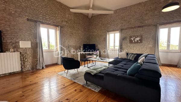 Découvrez ce mas en pierre des années 1900, un véritable bijou de 550 m² dont 350 ont été rénové est niché dans un écrin de verdure de 6900 m².
Située dans un cadre calme et paisible, cette propriété allie charme et robustesse. Les murs en pierre, témoins d’un savoir-faire traditionnel, vous garantissent une solidité exceptionnelle et une isolation naturelle, idéale pour préserver la fraîcheur en été et la chaleur en hiver.

Ce mas offre un potentiel incroyable pour divers projets.

Que vous souhaitiez en faire une maison familiale spacieuse, un gîte accueillant ou même un espace de travail créatif, les possibilités sont infinies. Avec son vaste terrain, vous pourrez envisager des aménagements extérieurs tels qu’une piscine, des jardins paysagers ou des espaces de loisirs.