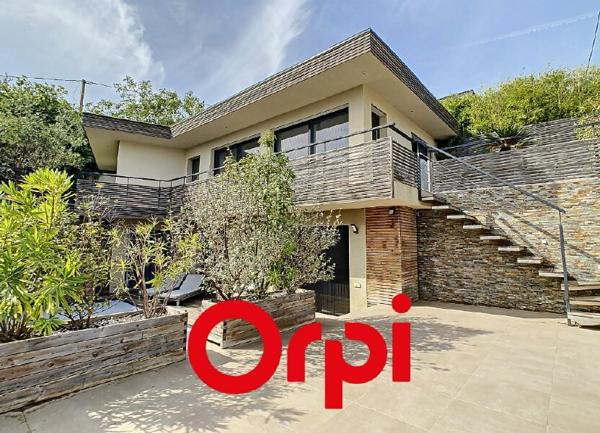 Maison à vendre    5 pièces •  Bandol