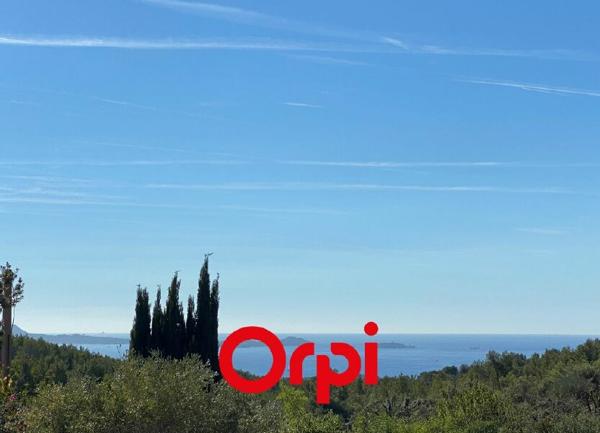 Maison à vendre    5 pièces •  Bandol