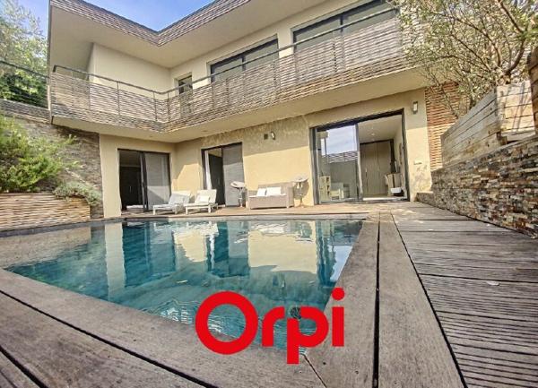 Maison à vendre    5 pièces •  Bandol