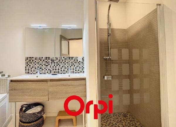 Maison à vendre    5 pièces •  Bandol