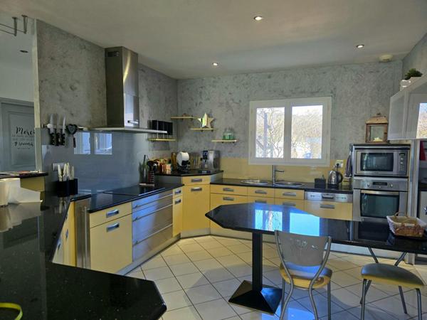 Propriété Mariol 11 pièce(s) 340 m2