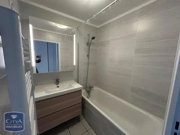 Appartement à louer 3 pièces 66.51m² Clermont-Ferrand (63000)