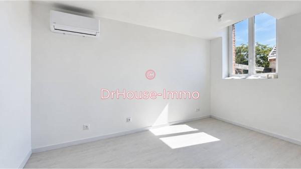 Immeuble à vendre 3 pièces de 200 m²