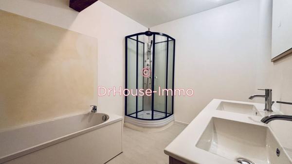 Immeuble à vendre 3 pièces de 200 m²