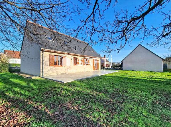 Localisation idéale, maison familiale et un spacieux terrain !