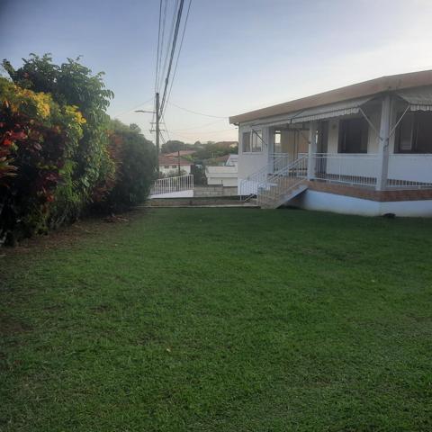 Villa spacieuse au calme d'un secteur économique