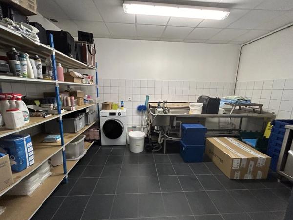 Location Local commercial 9 pièces 351 m2 à Saint-Quentin