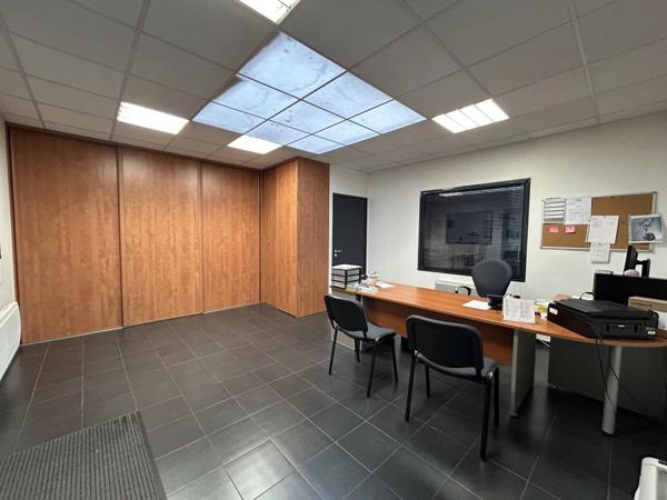 Location Local commercial 9 pièces 351 m2 à Saint-Quentin