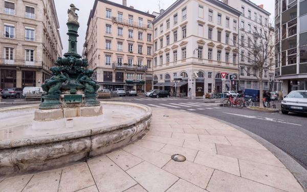 Appartement à vendre    2 pièces • 29,60 m2 Lyon 2