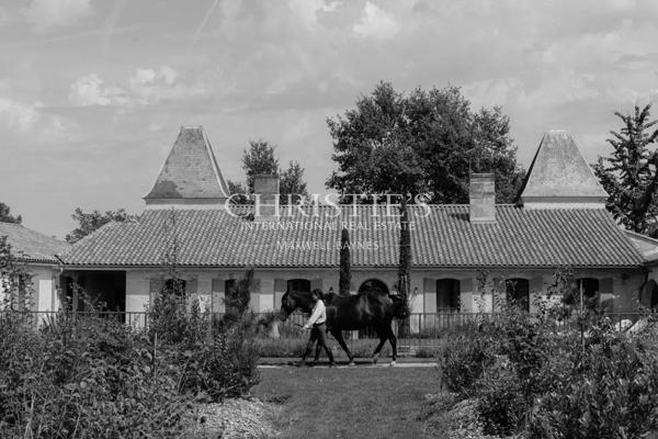 Magnifique propriété du XVIIIe siècle sur environ 12 hectares
