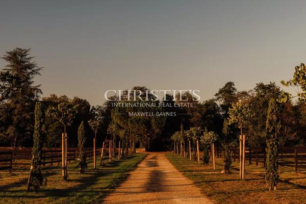 Magnifique propriété du XVIIIe siècle sur environ 12 hectares