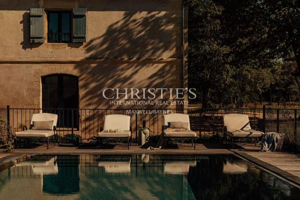 Magnifique propriété du XVIIIe siècle sur environ 12 hectares