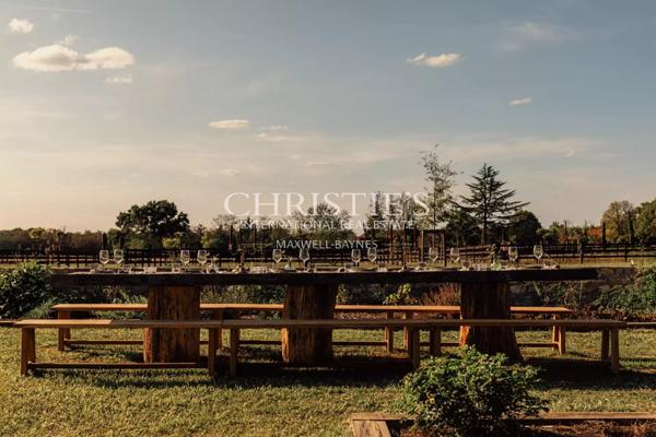 Magnifique propriété du XVIIIe siècle sur environ 12 hectares