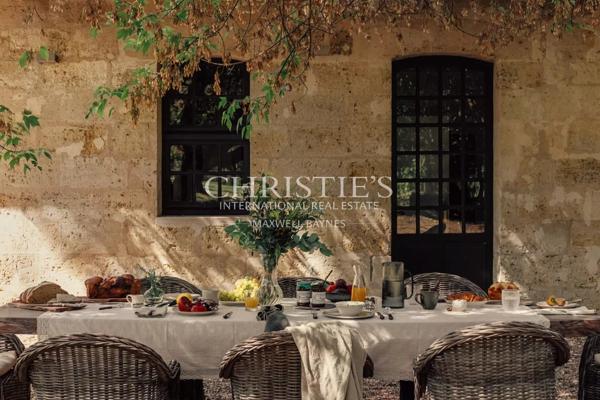 Magnifique propriété du XVIIIe siècle sur environ 12 hectares