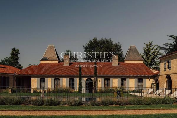 Magnifique propriété du XVIIIe siècle sur environ 12 hectares