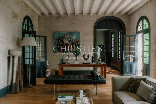 Magnifique propriété du XVIIIe siècle sur environ 12 hectares