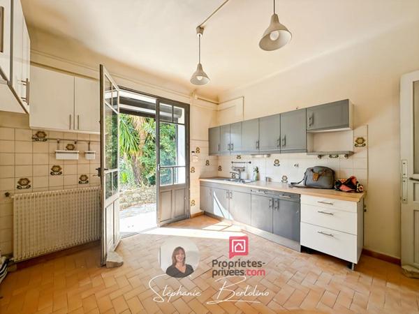 Maison Draguignan 7 pièces -180 m2 - 3000 m2 de terrain  zone UCA