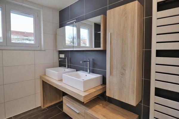 Charmante maison moderne et économique avec grand terrain – Proche Sui