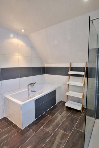 Charmante maison moderne et économique avec grand terrain – Proche Sui