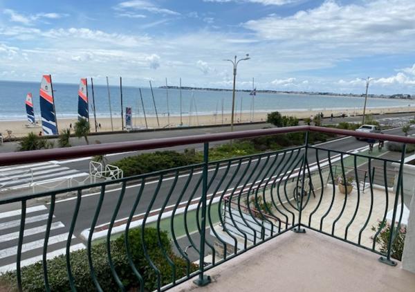 T2 LA BAULE FACE MER