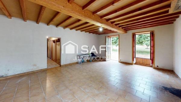 Maison de village à rénover - Terrain plus d'un hectare