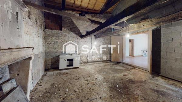 Maison de village à rénover - Terrain plus d'un hectare