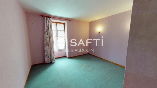 Maison de village à rénover - Terrain plus d'un hectare