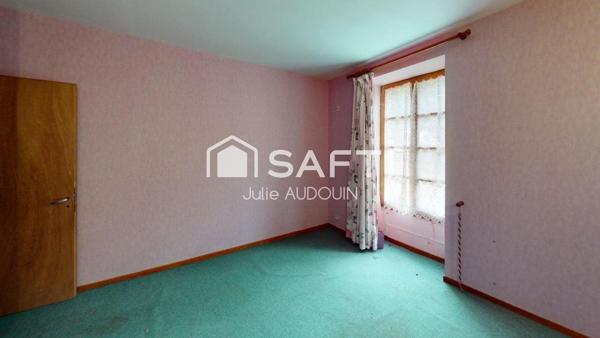 Maison de village à rénover - Terrain plus d'un hectare