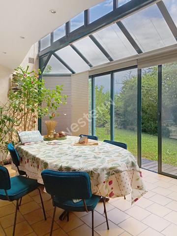 Maison d'architecte Soulaire Et Bourg -198 m² - 3 chambres - jardin