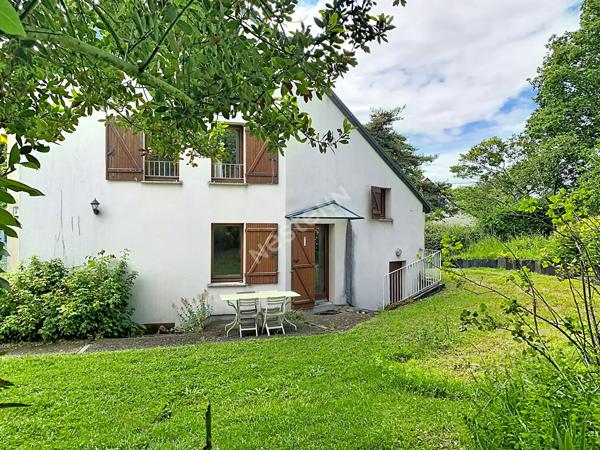 Maison d'architecte Soulaire Et Bourg -198 m² - 3 chambres - jardin