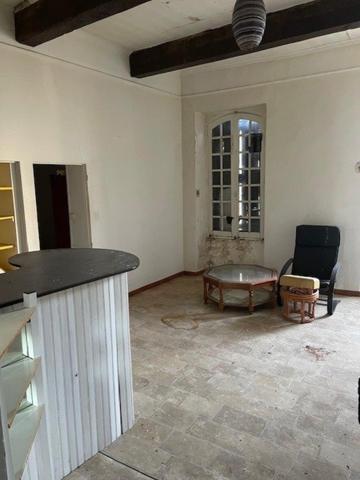 immeuble de rapport situé au coeur du village