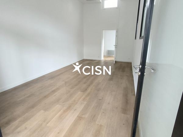 Location local - 137m² - 44600 - Saint-Nazaire