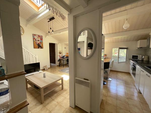 AIX EN PROVENCE - QUARTIER HOPITAL - T2/3  - STATIONNEMENT - CV A PIEDS
