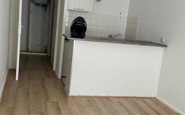 Appartement à vendre    1 pièce • 24,42 m2 Asnières-sur-Seine