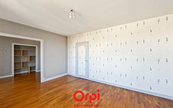 Appartement à vendre    3 pièces •  Montluçon