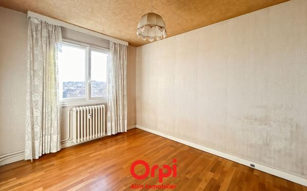 Appartement à vendre    3 pièces •  Montluçon