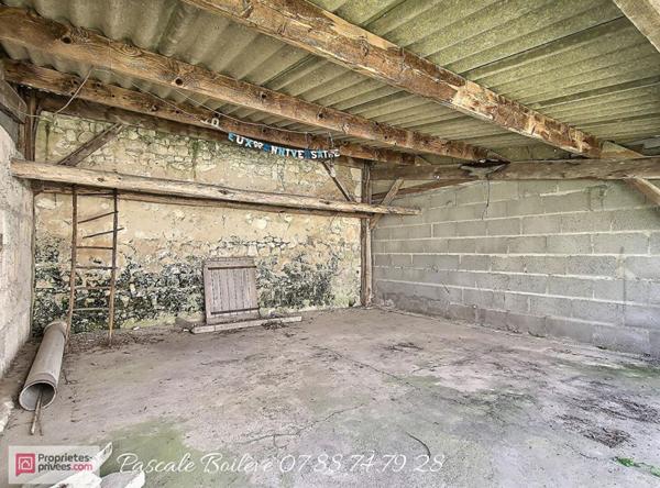 Maison de Bourg avec cour et jardin - Vernantes (49390)