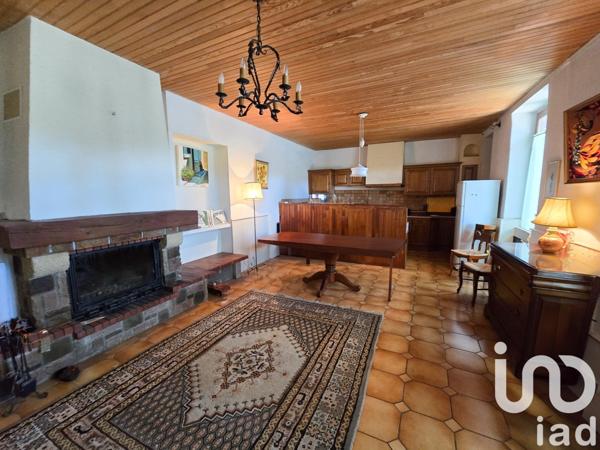 Maison de village 5 pièces de 126 m² à Durban-Corbières (11360)