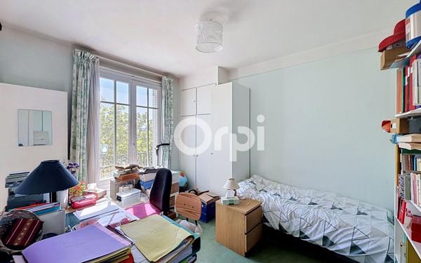 Appartement à vendre    6 pièces • 121,68 m2 Paris 15