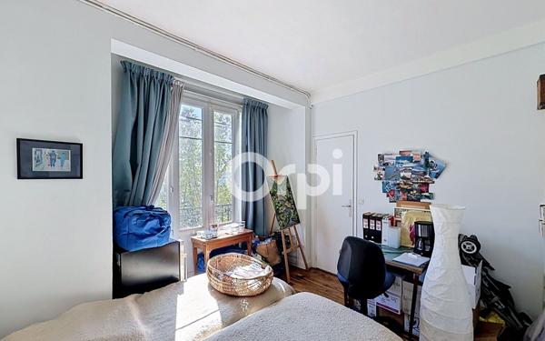 Appartement à vendre    6 pièces • 121,68 m2 Paris 15